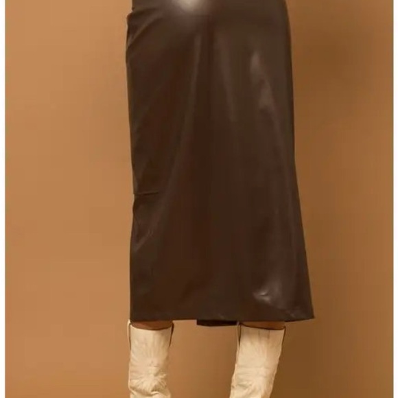 Brown midi pencil skirt with slit for night out - Picture 2 of 3